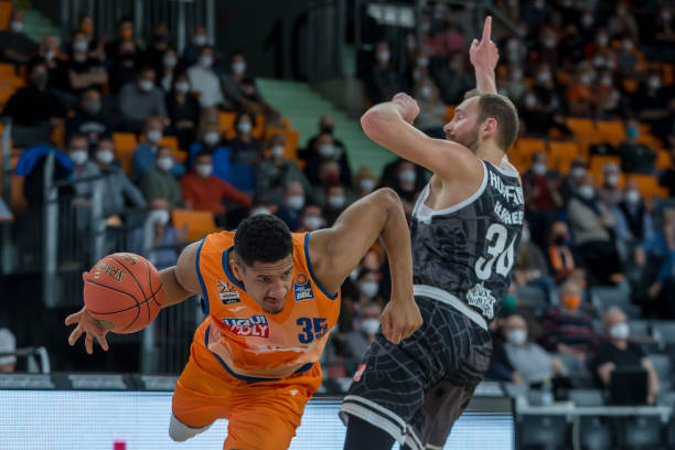 国王试图将 国王试图将