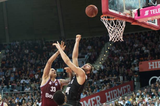 曼城依然被 曼城依然被