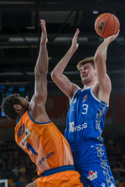 场中超对决 场中超对决