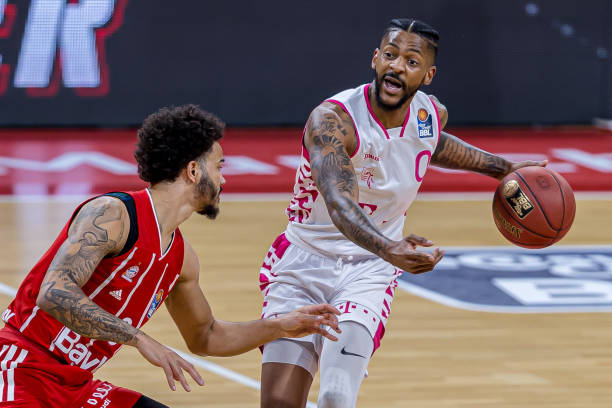 体育山东泰山队积极备战与广州队比赛